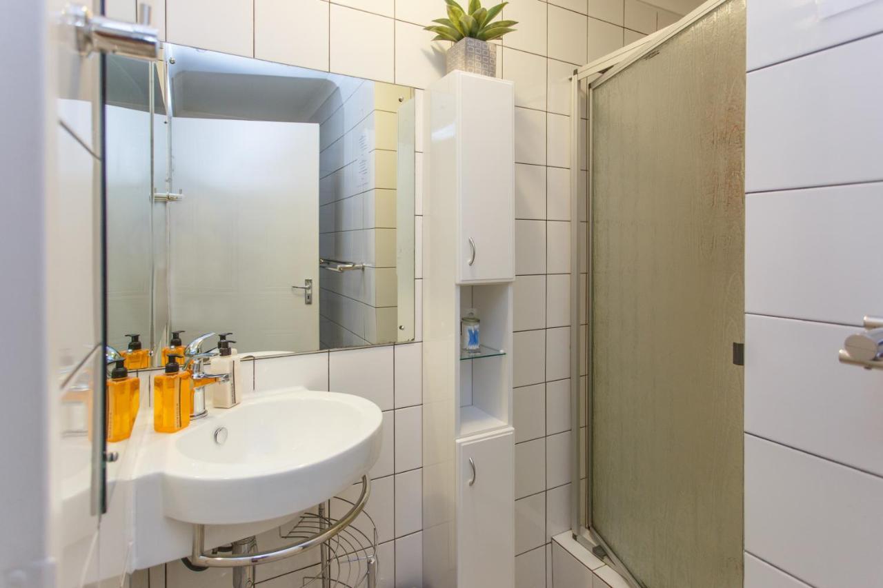 Raw Karoo Guest House Oudtshoorn Bilik gambar